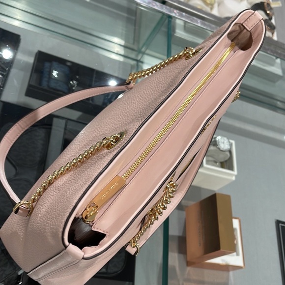 MICHAEL KORS
Jet Set Medium Front Zip Pebbled Leather Chain Tote 
Powder Blush - Picture 15 of 16